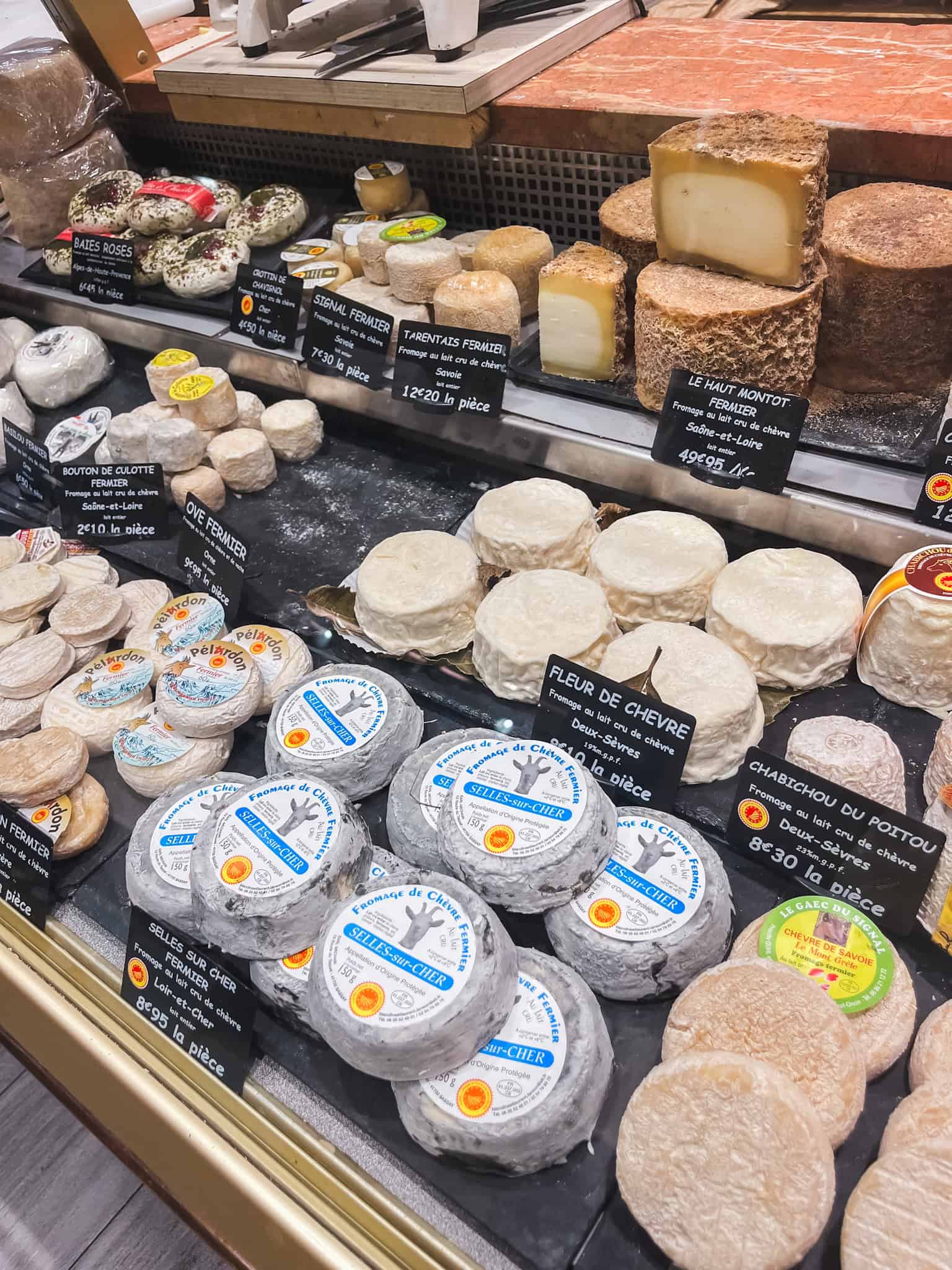 cheese shop in Paris