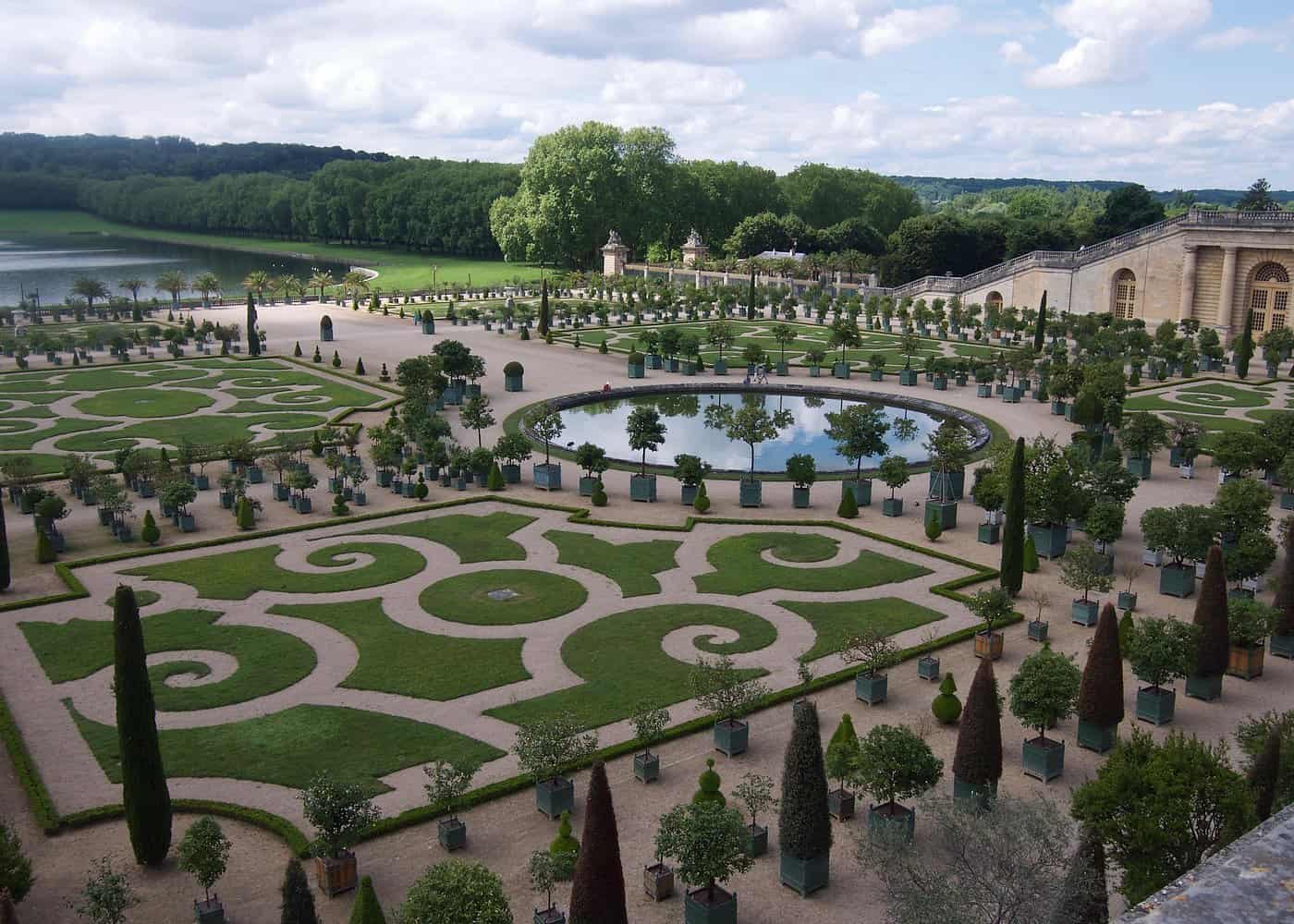 versailles gardens near paris in the fall