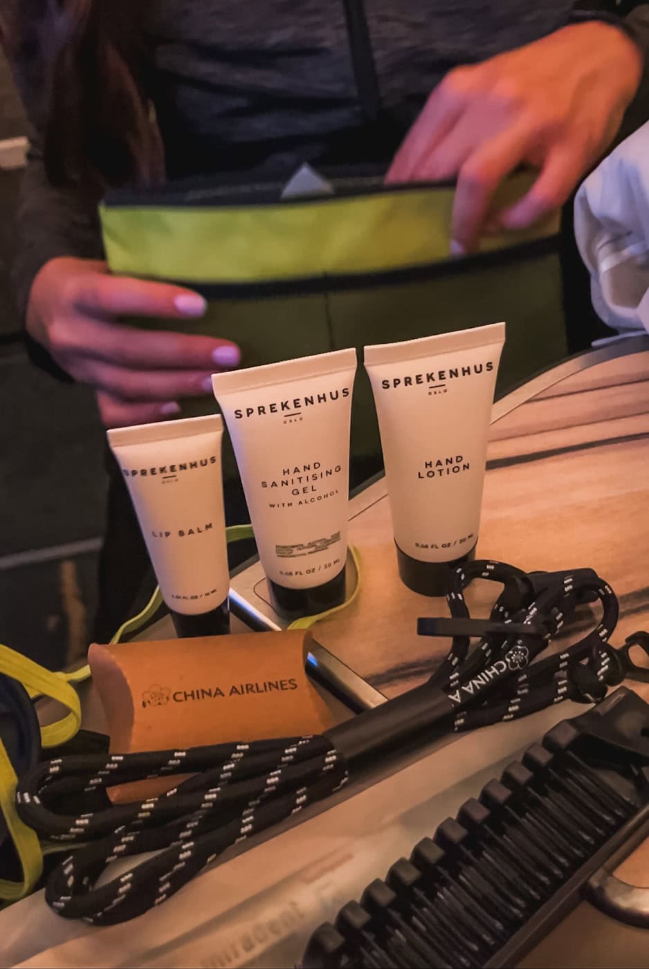 china airlines business class amenity kit