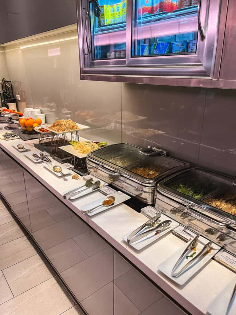lounge buffet at the taipei airport lounge