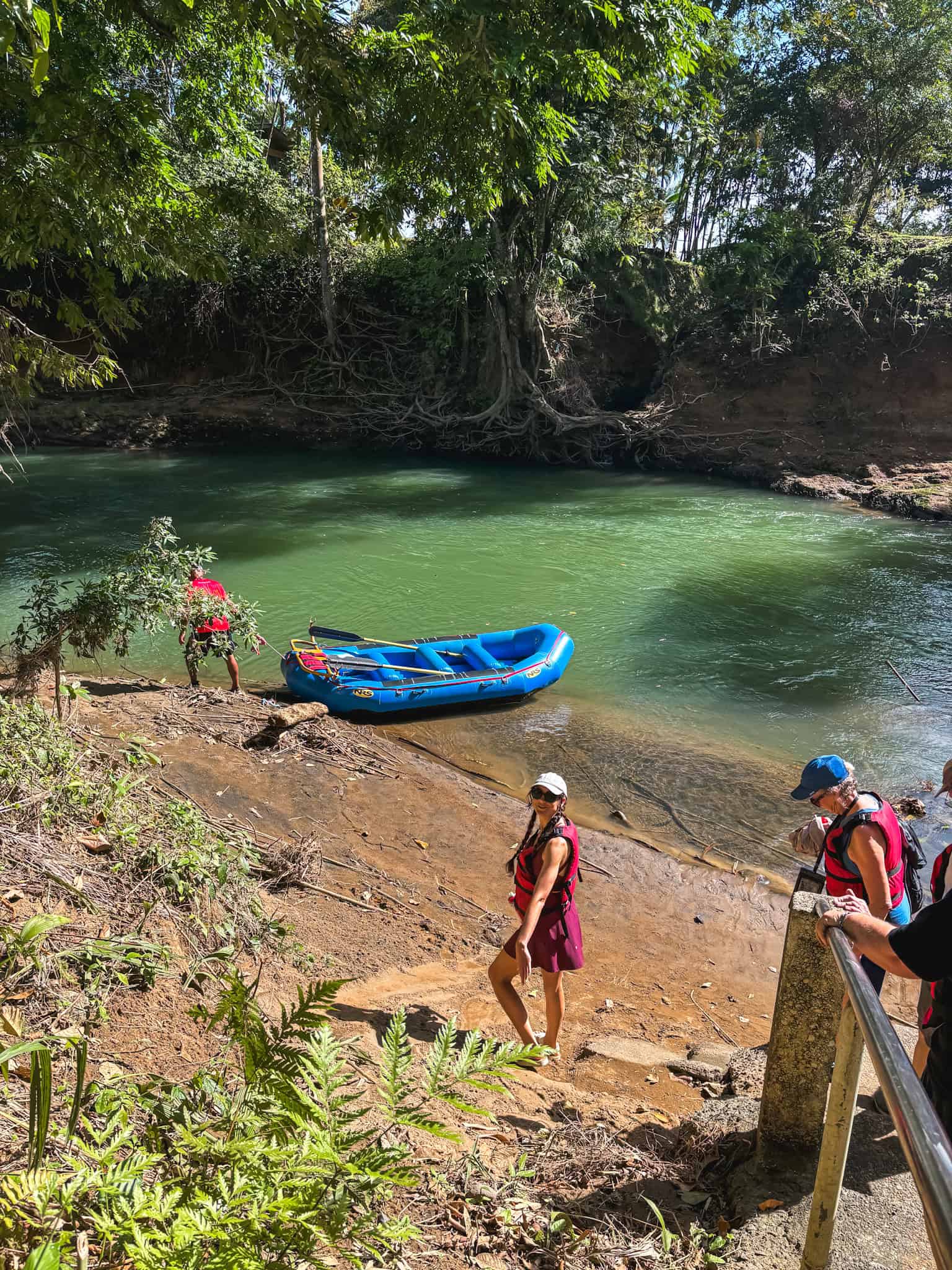 Safari float La Fortuna blue inflatable raft on Peñas Blancas River launch point