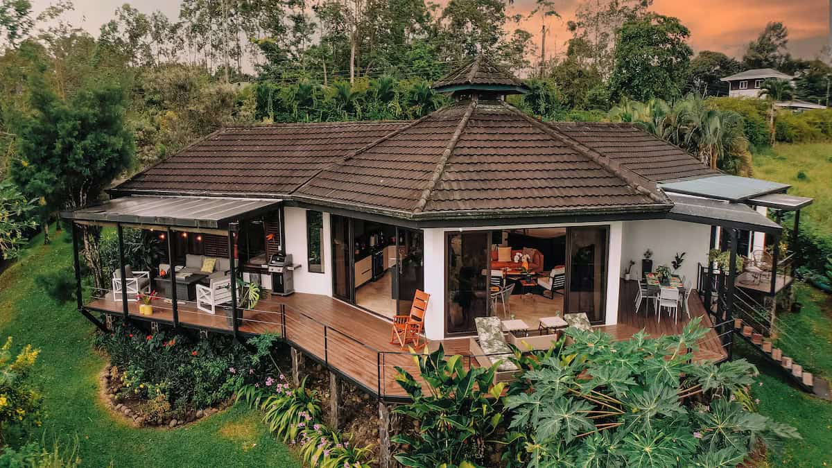 villa exterior in la fortuna costa rica