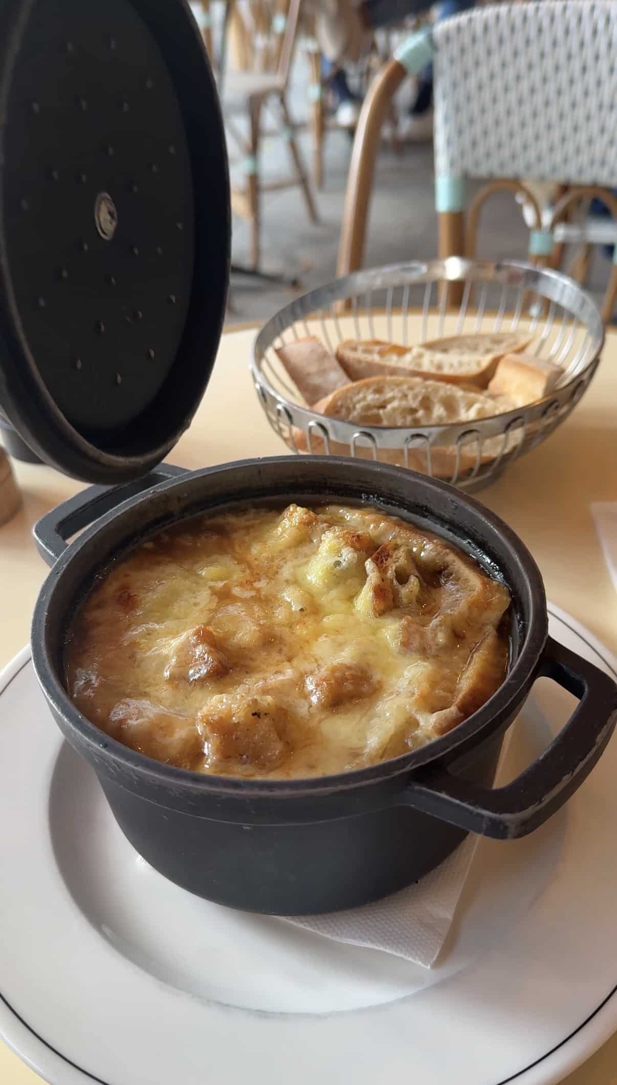 french onion soup in paris