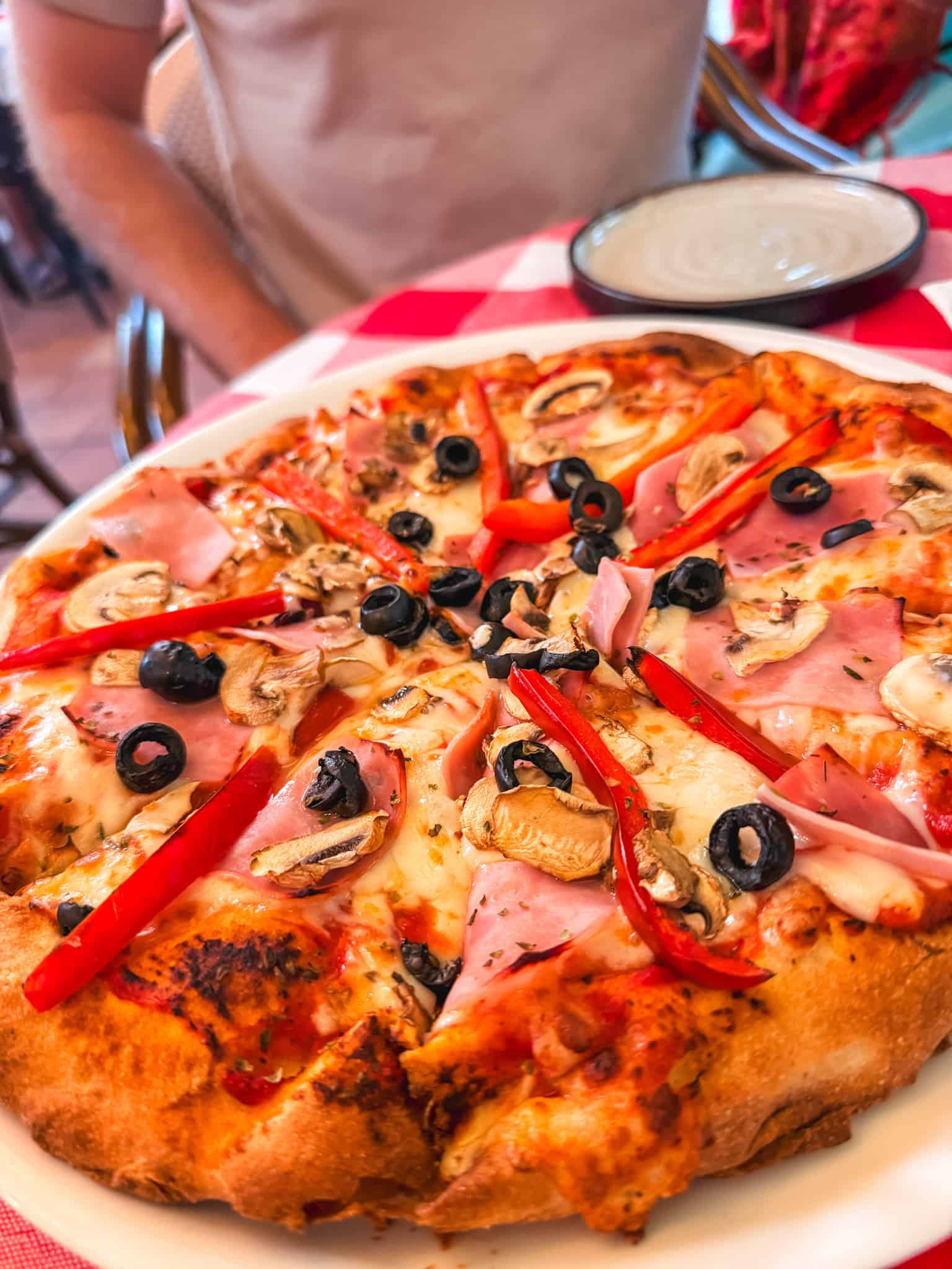 Fresh pizza at Bel Sit restaurant in Port de Sóller, Mallorca