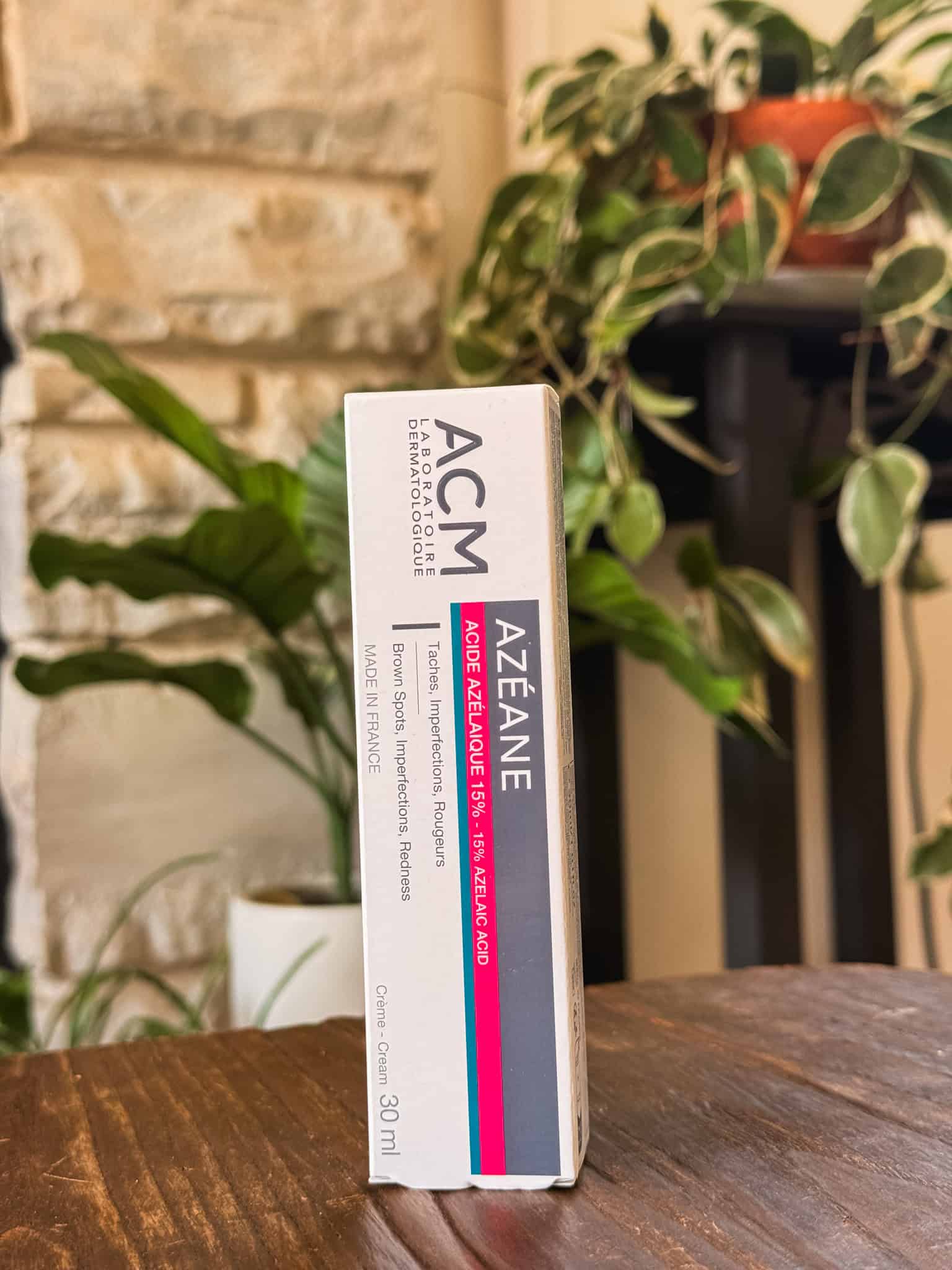 ACM Azéane azelaic acid cream box for brown spots and redness, a French pharmacy skincare staple